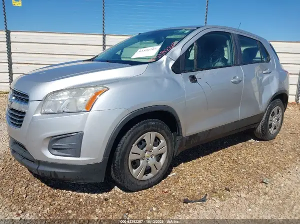 KL7CJKSB9GB643625 2016 CHEVROLET TRAX - Image 2