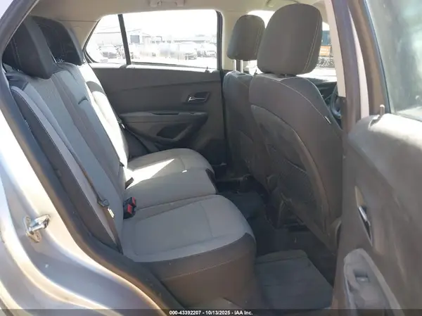 KL7CJKSB9GB643625 2016 CHEVROLET TRAX - Image 8
