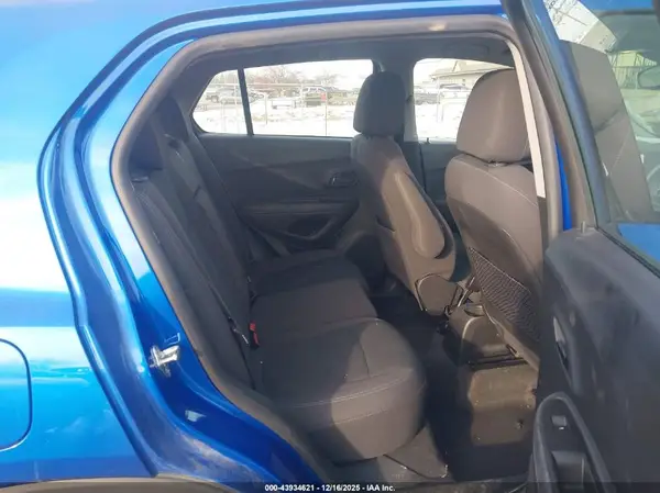 KL7CJKSB9GB646766 2016 CHEVROLET TRAX - Image 8