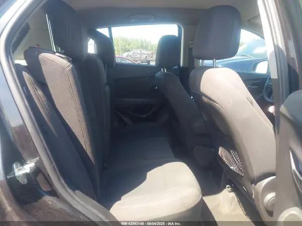 KL7CJKSB9GB706383 2016 CHEVROLET TRAX - Image 8