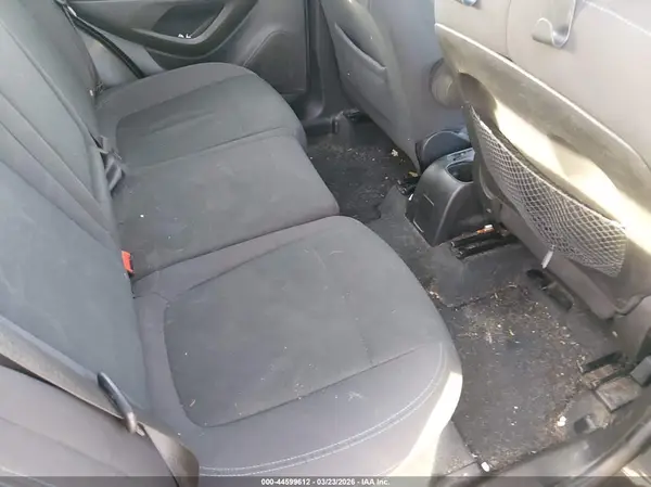 KL7CJKSB9GB728934 2016 CHEVROLET TRAX - Image 8