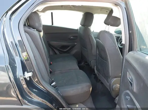 KL7CJKSB9GB748438 2016 CHEVROLET TRAX - Image 8