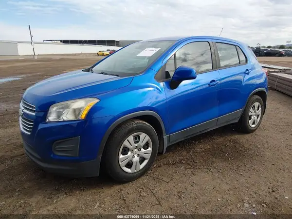 KL7CJKSB9GB756135 2016 CHEVROLET TRAX - Image 2