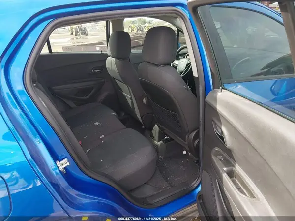 KL7CJKSB9GB756135 2016 CHEVROLET TRAX - Image 8
