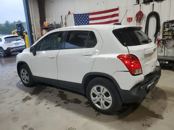 KL7CJKSB9GB756829 2016 CHEVROLET TRAX - Image 2