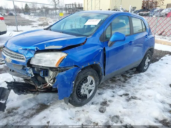 KL7CJKSB9GB758936 2016 CHEVROLET TRAX - Image 2