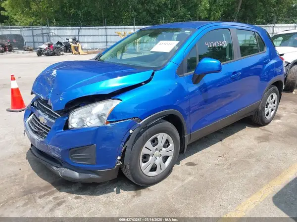 KL7CJKSB9GB761366 2016 CHEVROLET TRAX - Image 2