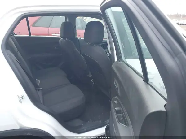 KL7CJKSB9HB049960 2017 CHEVROLET TRAX - Image 8