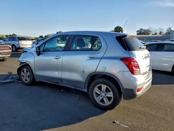 KL7CJKSB9HB065222 2017 CHEVROLET TRAX - Image 2