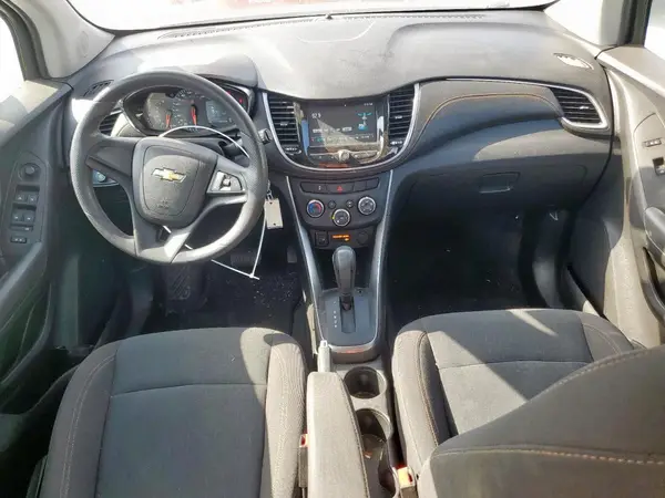 KL7CJKSB9HB069187 2017 CHEVROLET TRAX - Image 8