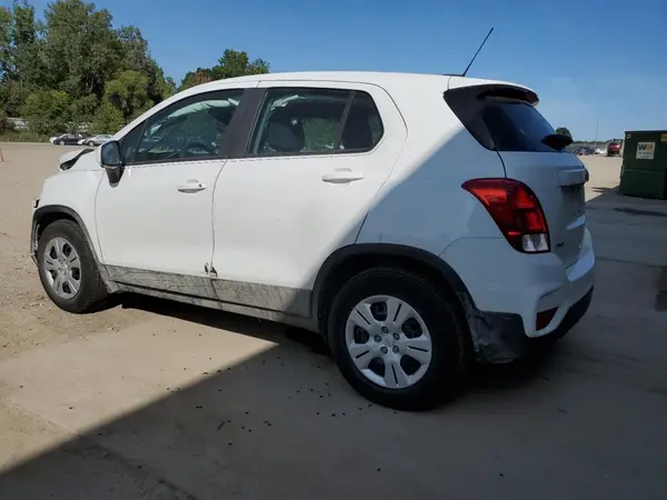 KL7CJKSB9HB085731 2017 CHEVROLET TRAX - Image 2