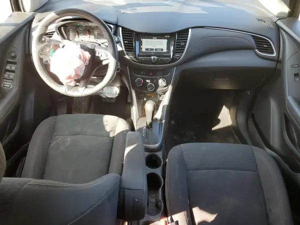 KL7CJKSB9HB085731 2017 CHEVROLET TRAX - Image 8