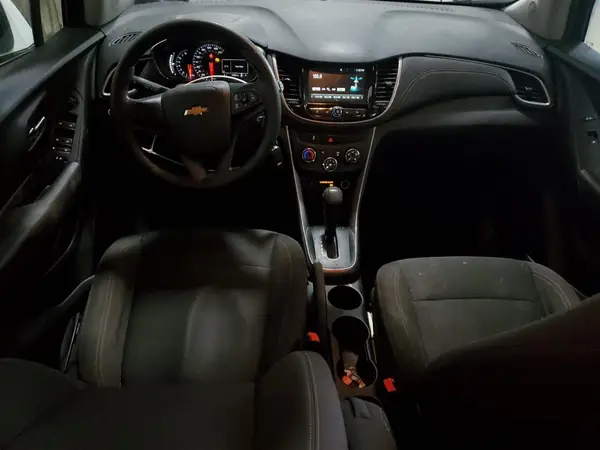 KL7CJKSB9HB143756 2017 CHEVROLET TRAX - Image 8