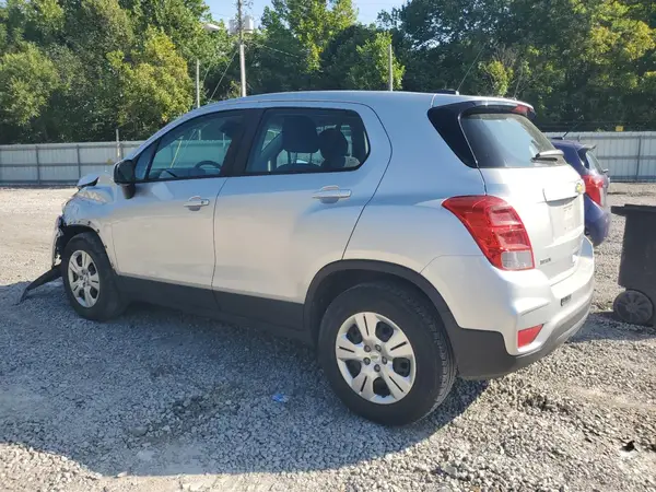KL7CJKSB9HB159598 2017 CHEVROLET TRAX - Image 2