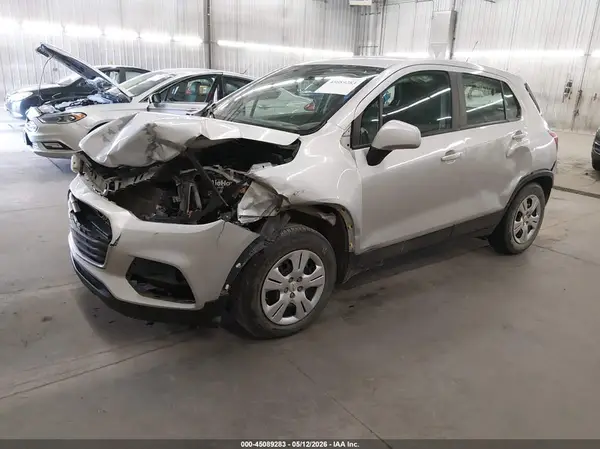 KL7CJKSB9HB193833 2017 CHEVROLET TRAX - Image 2