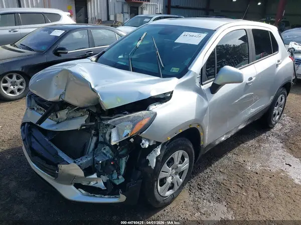 KL7CJKSB9HB213742 2017 CHEVROLET TRAX - Image 2