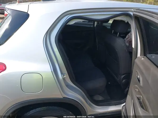 KL7CJKSB9HB213742 2017 CHEVROLET TRAX - Image 8