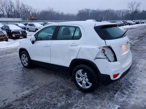 KL7CJKSB9JB549784 2018 CHEVROLET TRAX - Image 2