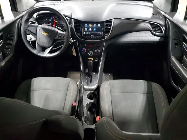 KL7CJKSB9JB549784 2018 CHEVROLET TRAX - Image 8