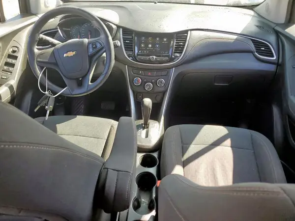 KL7CJKSB9JB564138 2018 CHEVROLET TRAX - Image 8