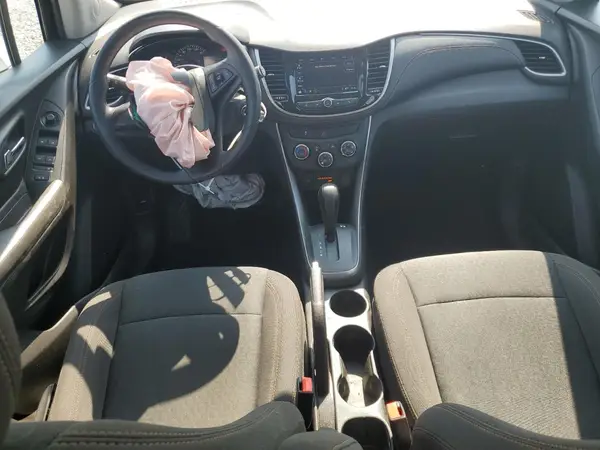 KL7CJKSB9JB576970 2018 CHEVROLET TRAX - Image 8