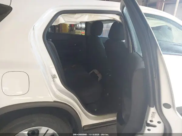 KL7CJKSB9JB607876 2018 CHEVROLET TRAX - Image 8