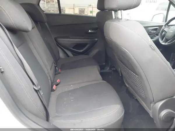 KL7CJKSB9JB701997 2018 CHEVROLET TRAX - Image 8