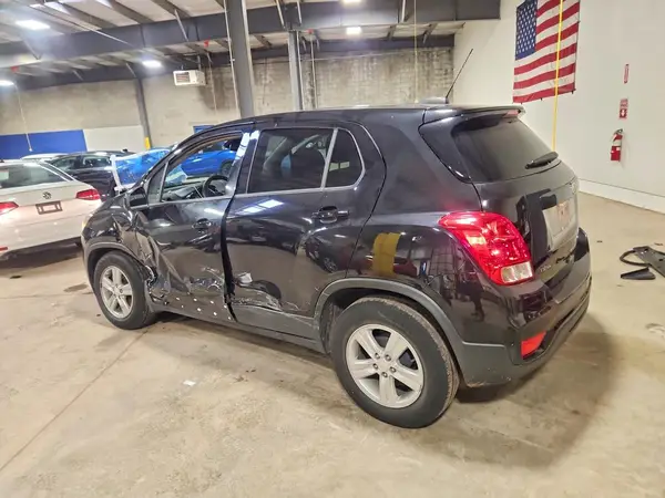 KL7CJKSB9LB016482 2020 CHEVROLET TRAX - Image 2