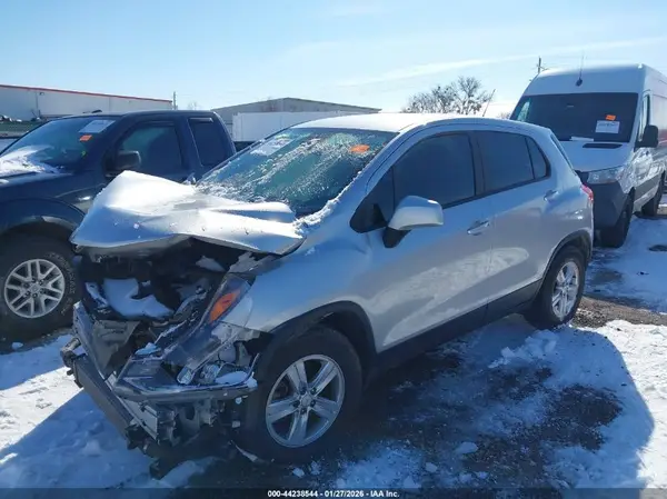 KL7CJKSB9LB034691 2020 CHEVROLET TRAX - Image 2