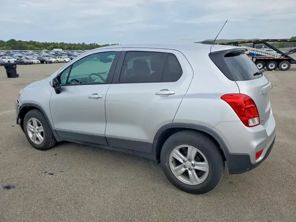 KL7CJKSB9LB037509 2020 CHEVROLET TRAX - Image 2