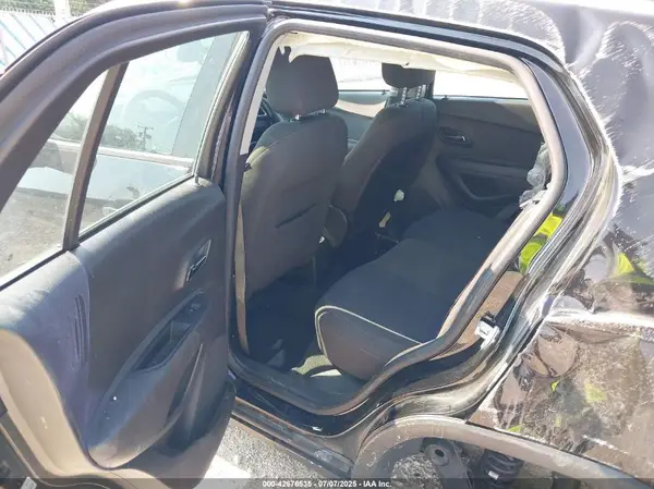 KL7CJKSB9LB038000 2020 CHEVROLET TRAX - Image 8