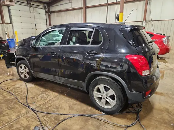 KL7CJKSB9LB038479 2020 CHEVROLET TRAX - Image 2
