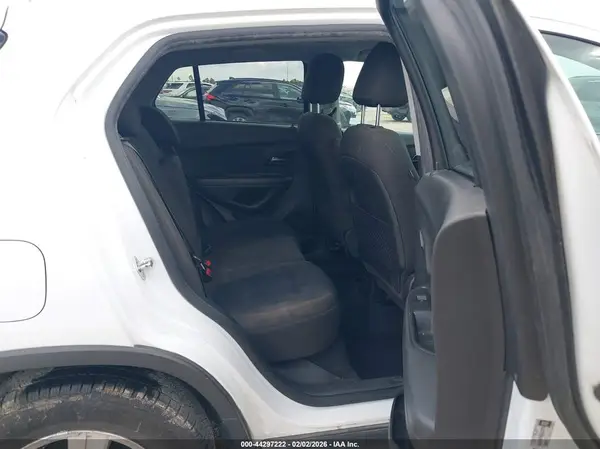 KL7CJKSB9LB045626 2020 CHEVROLET TRAX - Image 8