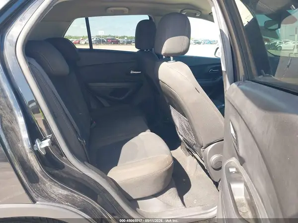 KL7CJKSB9LB050700 2020 CHEVROLET TRAX - Image 8