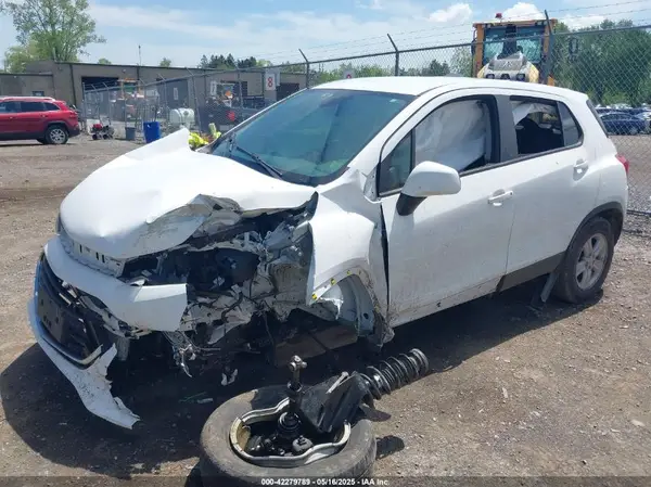 KL7CJKSB9LB051684 2020 CHEVROLET TRAX - Image 2