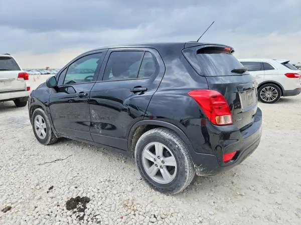KL7CJKSB9LB055685 2020 CHEVROLET TRAX - Image 2