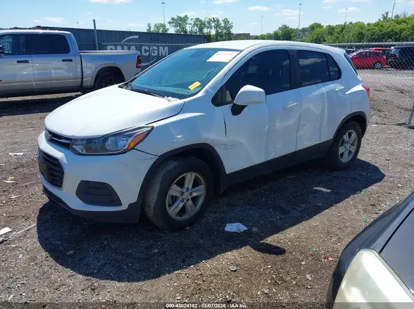 KL7CJKSB9LB055752 2020 CHEVROLET TRAX - Image 2