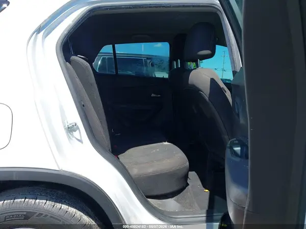 KL7CJKSB9LB055752 2020 CHEVROLET TRAX - Image 8