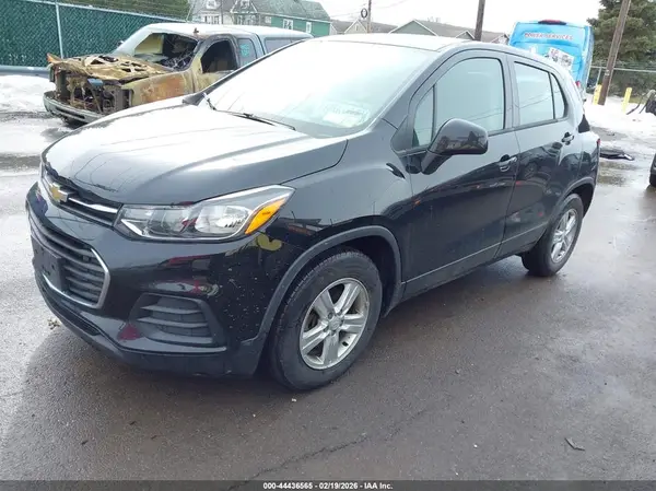 KL7CJKSB9LB056643 2020 CHEVROLET TRAX - Image 2