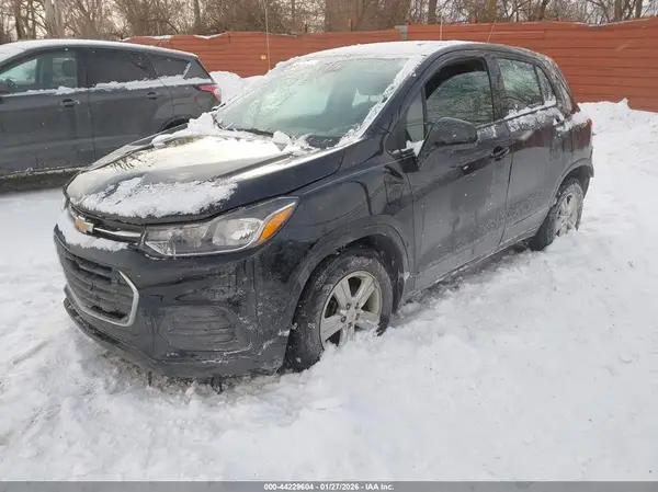 KL7CJKSB9LB057789 2020 CHEVROLET TRAX - Image 2