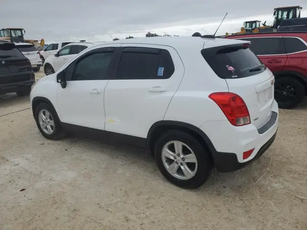 KL7CJKSB9LB061535 2020 CHEVROLET TRAX - Image 2