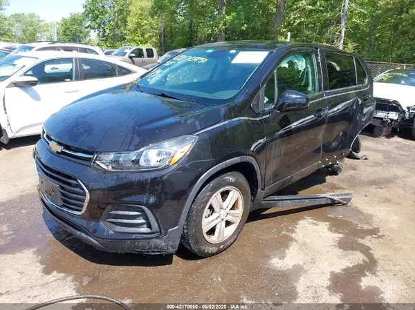 KL7CJKSB9LB067027 2020 CHEVROLET TRAX - Image 2