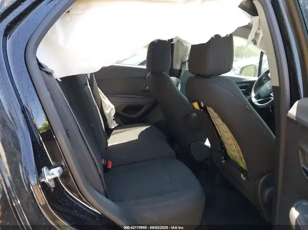 KL7CJKSB9LB067027 2020 CHEVROLET TRAX - Image 8