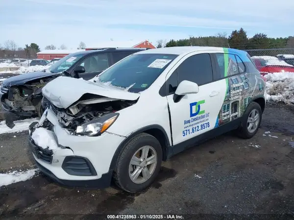 KL7CJKSB9LB079128 2020 CHEVROLET TRAX - Image 2