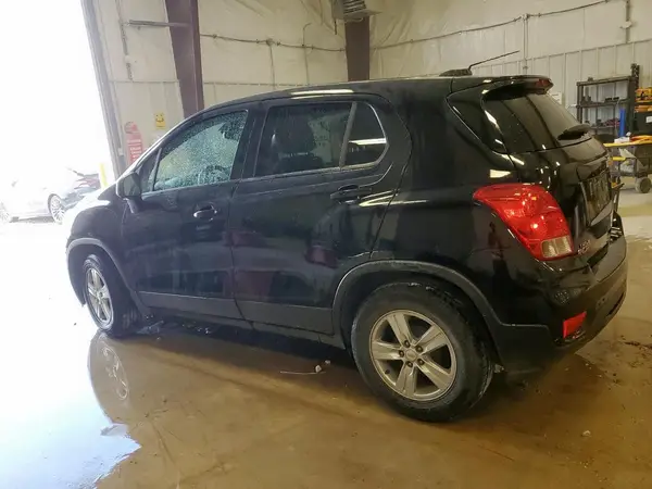 KL7CJKSB9LB083163 2020 CHEVROLET TRAX - Image 2