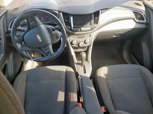 KL7CJKSB9LB083163 2020 CHEVROLET TRAX - Image 8