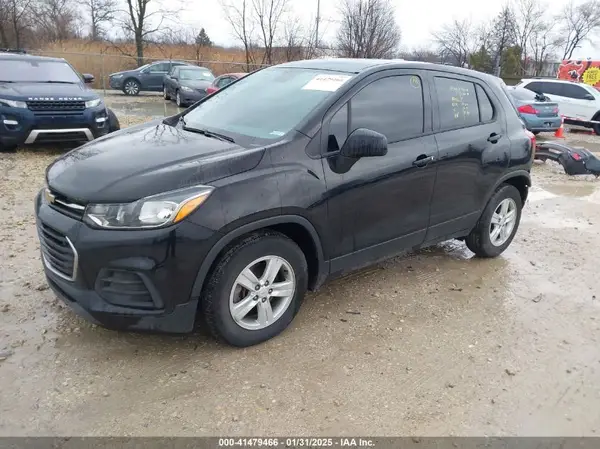 KL7CJKSB9LB084572 2020 CHEVROLET TRAX - Image 2