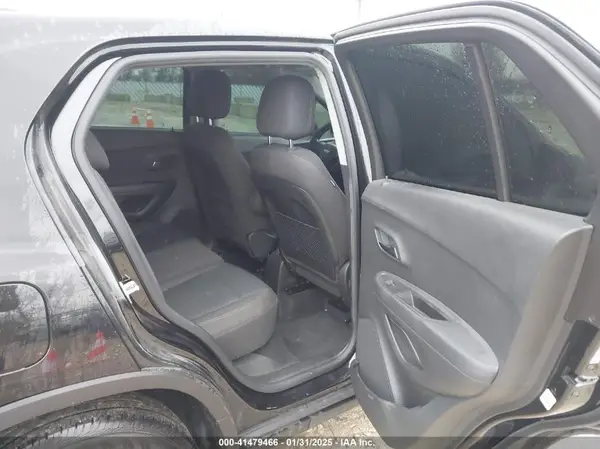KL7CJKSB9LB084572 2020 CHEVROLET TRAX - Image 8