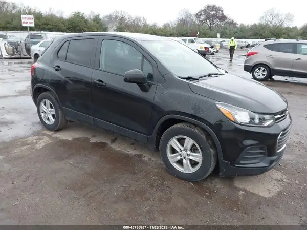 KL7CJKSB9LB092235 2020 CHEVROLET TRAX - Image 1