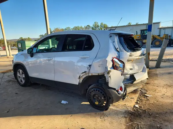 KL7CJKSB9LB093398 2020 CHEVROLET TRAX - Image 2